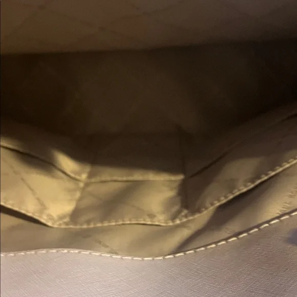 Michael Kors Light pink Tote with Gold Details with COA - Picture 11 of 13